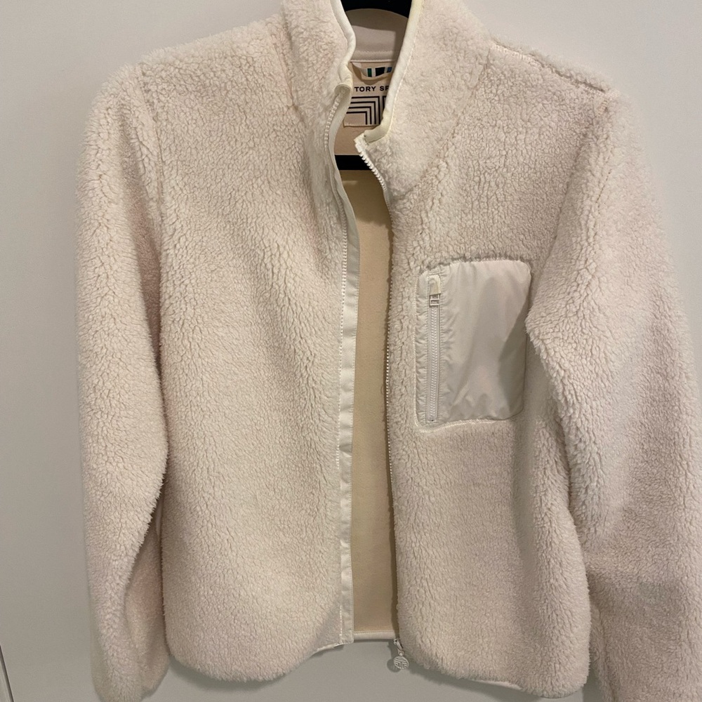 Tory Burch White Fleece with Pockets!